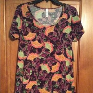 LuLaRoe Classic Tee T- Floral, NWT, XS